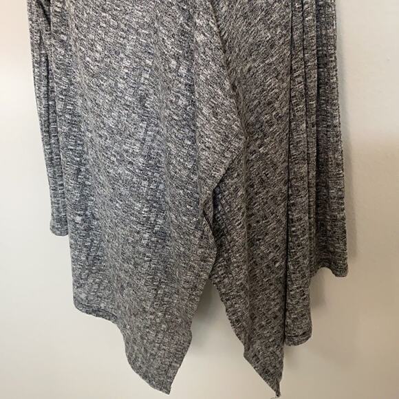 Dana Buchman Woman’s Gray One Button Sweater Duster Cape M - Picture 4 of 12